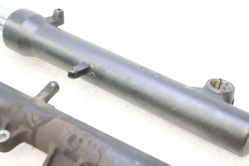 photo de OSŁONA WIDEŁEK AMORTYZATORA HONDA FJS SILVER WING SILVERWING 400 (2005 - 2008) - Inny kąt widzenia