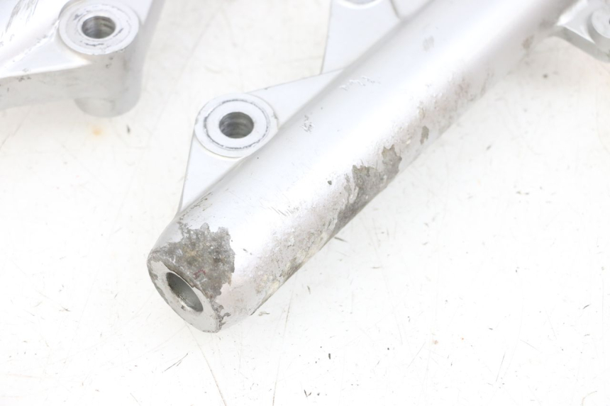 photo de OSŁONA WIDEŁEK ZAWIESZENIA PRZEDNIEGO MBK FLAME X 125 (2007 - 2016) - Szczegóły charakterystyczne