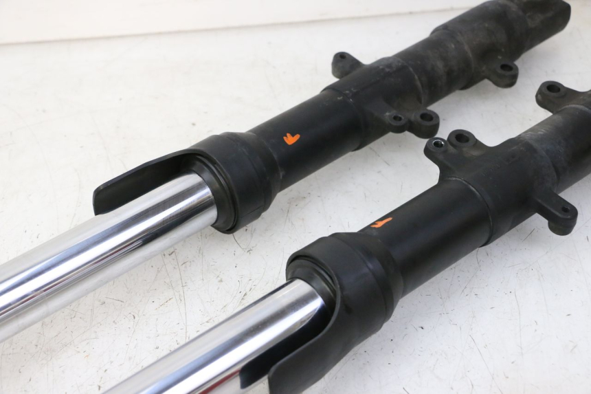 photo de OSŁONA WIDEŁEK ZAWIESZENIA PRZEDNIEGO YAMAHA FZ6 FAZER S2 600 (2007 - 2011) - Widok ogólny