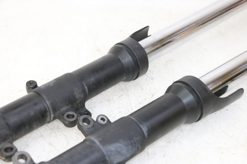 photo de OSŁONA WIDEŁEK ZAWIESZENIA PRZEDNIEGO YAMAHA FZ6 FAZER S2 600 (2007 - 2011) - Oznaczenia i referencje