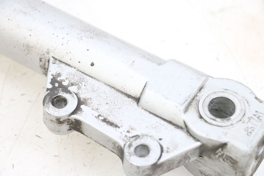 photo de LEWY POKROWIEC WIDEŁEK PIAGGIO FLY 4T 50 (2013 - 2017) - Zbliżenie techniczne