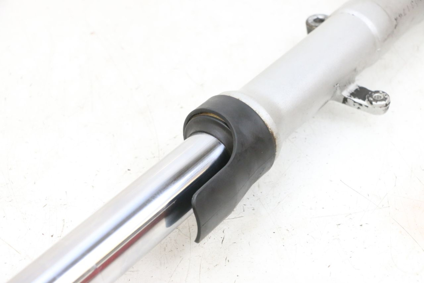 photo de LEWY POKROWIEC WIDEŁEK YAMAHA FZ6 N FAZER 600 (2004 - 2006) - Szczegóły charakterystyczne