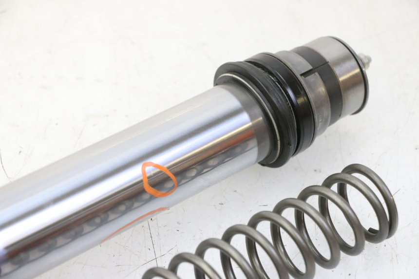 photo de LEWY POKROWIEC WIDEŁEK YAMAHA YZ 125 (1998 - 2005) - Szczegóły charakterystyczne