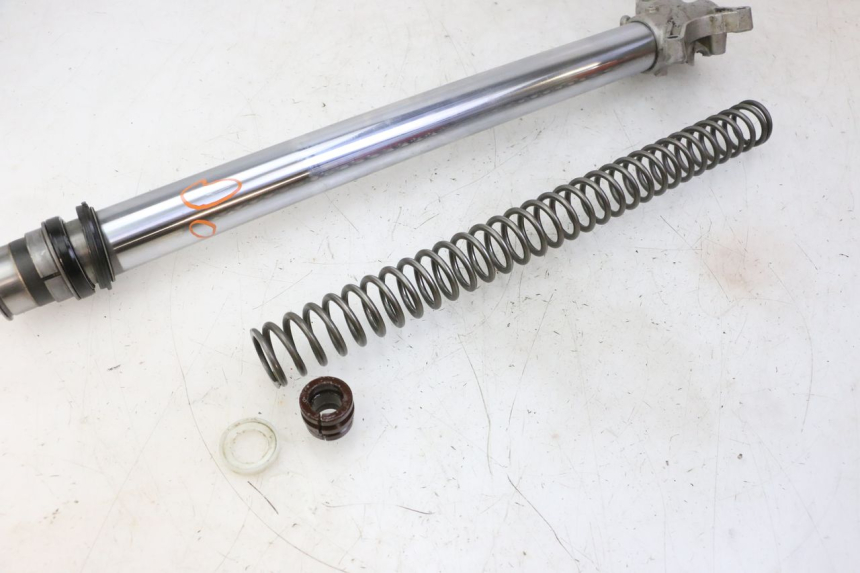 photo de LEWY POKROWIEC WIDEŁEK YAMAHA YZ 125 (1998 - 2005) - Stan powierzchni