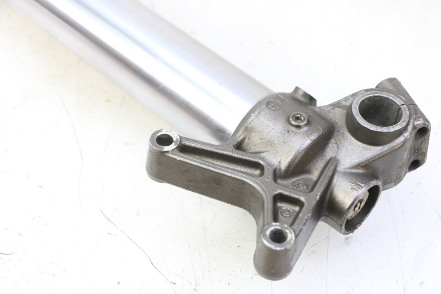 photo de LEWY POKROWIEC WIDEŁEK YAMAHA YZF YZ-F 450 (2014 - 2016) - Zbliżenie komponentów