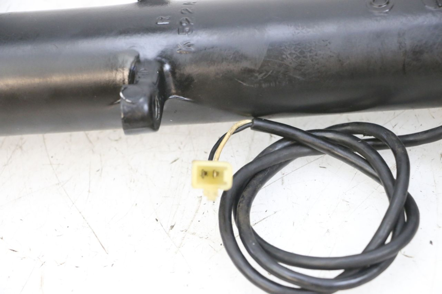 photo de OSŁONA WIDEŁEK ZAWIESZENIA PRZEDNIEGO KAWASAKI GPX R WARBIRD 600 (1988 - 1993) - Inny kąt widzenia