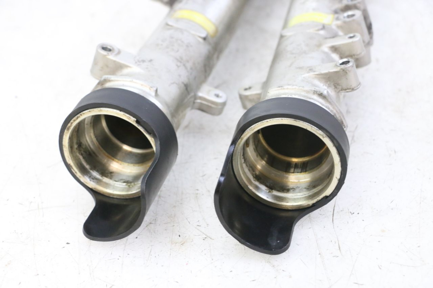 photo de OSŁONA WIDEŁEK ZAWIESZENIA PRZEDNIEGO HONDA CBR F 1000 (1993 - 1996) - Szczegół części