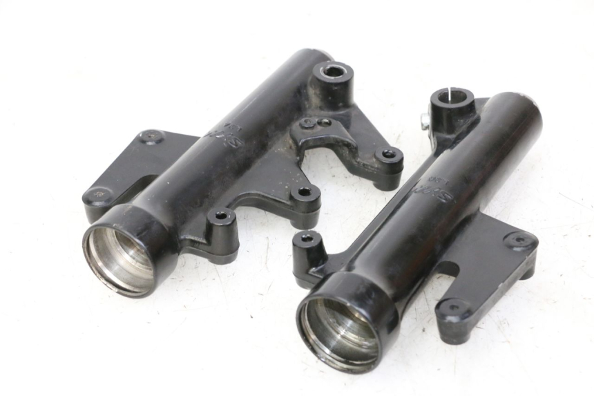 photo de OSŁONA WIDEŁEK ZAWIESZENIA PRZEDNIEGO SYM JOYMAX 125 (2010 - 2017) - Inny kąt widzenia