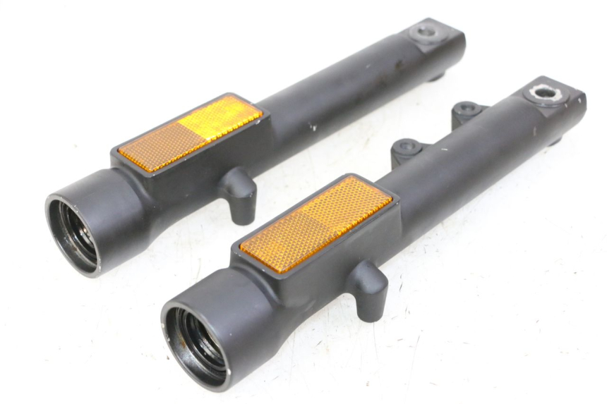 photo de OSŁONA WIDEŁEK ZAWIESZENIA PRZEDNIEGO KIDEN KD125-G 125 (2018 - 2022) - Szczegół części