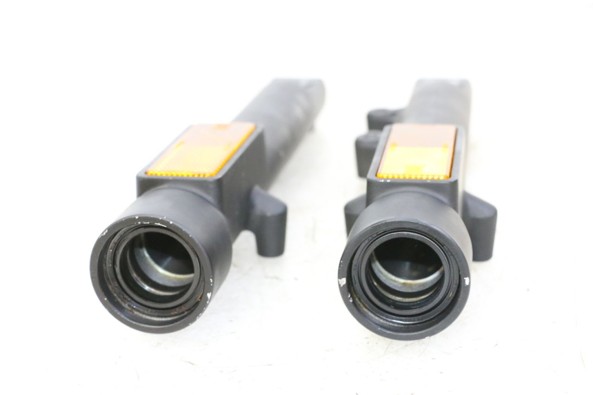 photo de OSŁONA WIDEŁEK ZAWIESZENIA PRZEDNIEGO KIDEN KD125-G 125 (2018 - 2022) - Zoom stanu zużycia