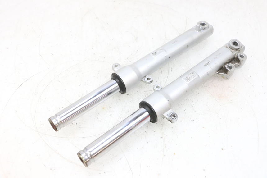 photo de OSŁONA WIDEŁEK ZAWIESZENIA PRZEDNIEGO PEUGEOT KISBEE 2T 50 (2010 - 2017) - Zoom stanu zużycia