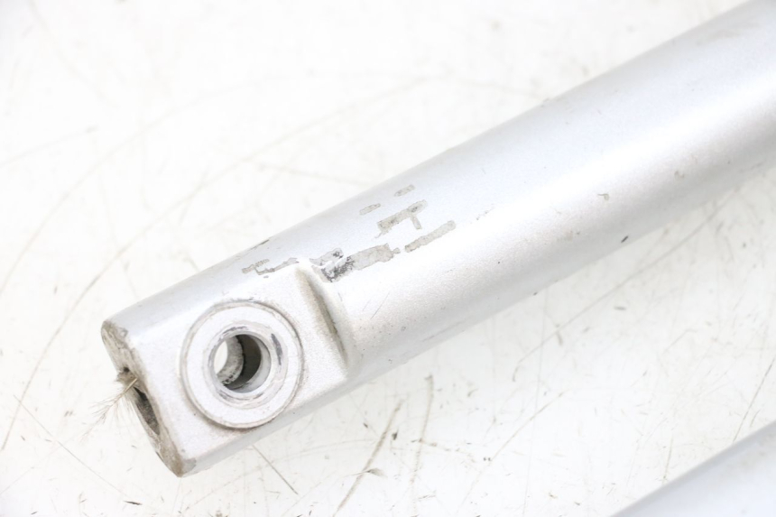 photo de OSŁONA WIDEŁEK ZAWIESZENIA PRZEDNIEGO PEUGEOT KISBEE 2T 50 (2010 - 2017) - Oznaczenia i referencje