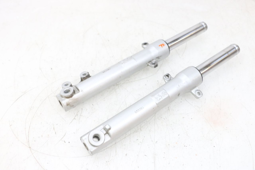 photo de OSŁONA WIDEŁEK AMORTYZATORA PEUGEOT KISBEE 4T 50 (2018 - 2022) - Stan powierzchni