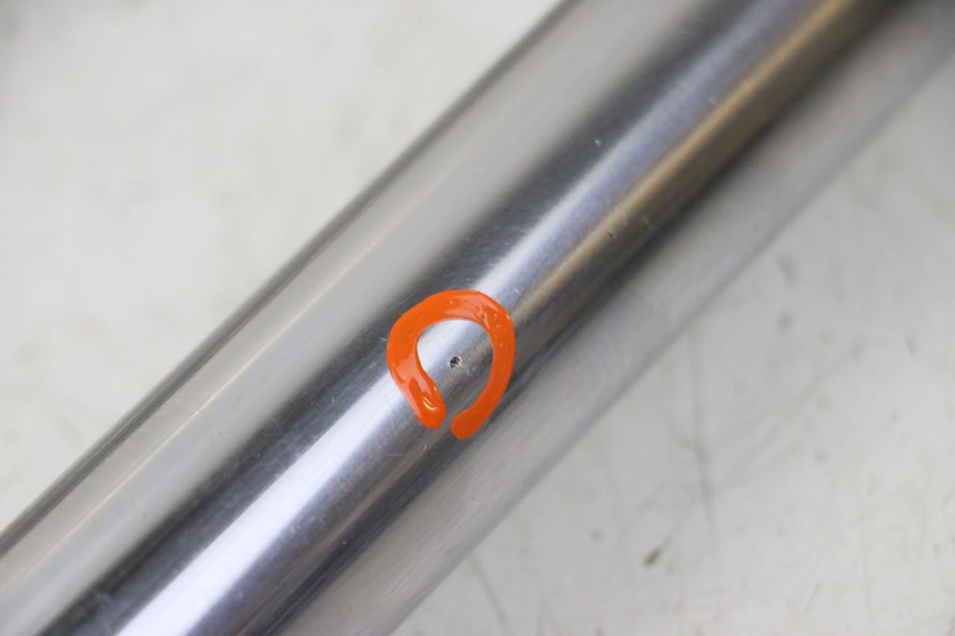 photo de OSŁONA WIDEŁEK ZAWIESZENIA PRZEDNIEGO KAWASAKI KX 65 (2000 - 2019) - Szczegóły charakterystyczne