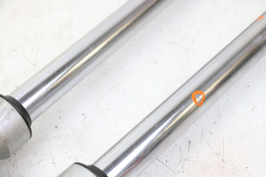 photo de OSŁONA WIDEŁEK ZAWIESZENIA PRZEDNIEGO KAWASAKI KX 65 (2000 - 2019) - Widok z bliska