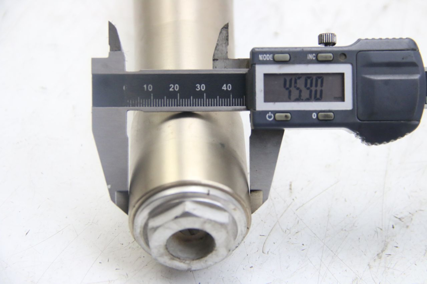 photo de OSŁONA WIDEŁEK ZAWIESZENIA PRZEDNIEGO KAWASAKI KX 85 (2001 - 2013) - Szczegóły charakterystyczne