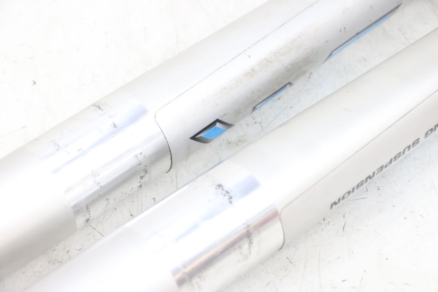 photo de OSŁONA WIDEŁEK AMORTYZATORA KAWASAKI KXF KX-F 250 (2017 - 2019) - Oznaczenia i referencje