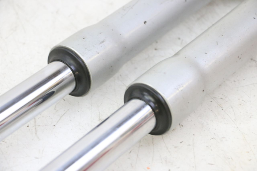 photo de OSŁONA WIDEŁEK AMORTYZATORA PIAGGIO LIBERTY 125 (1998 - 2008) - Widok ogólny