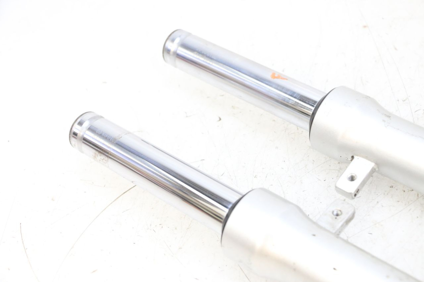 photo de OSŁONA WIDEŁEK ZAWIESZENIA PRZEDNIEGO KYMCO LIKE 125 (2009 - 2016) - Oznaczenia i referencje