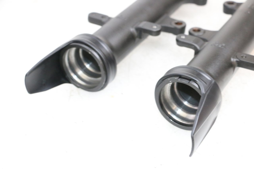 photo de OSŁONA WIDEŁEK ZAWIESZENIA PRZEDNIEGO YAMAHA MT-07 MT07 ABS 700 (2018 - 2020) - Punkty mocowania