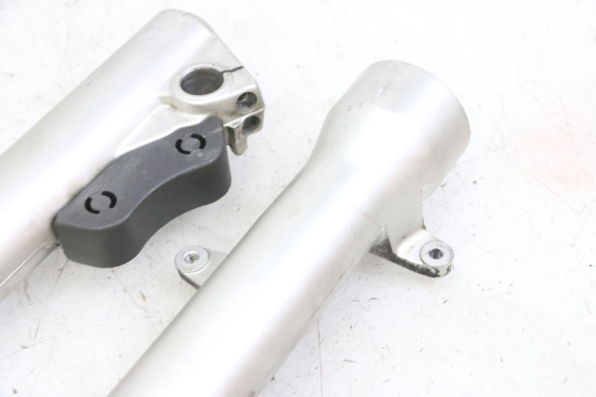 photo de OSŁONA WIDEŁEK ZAWIESZENIA PRZEDNIEGO GILERA NEXUS 125 (2009 - 2013) - Stan powierzchni