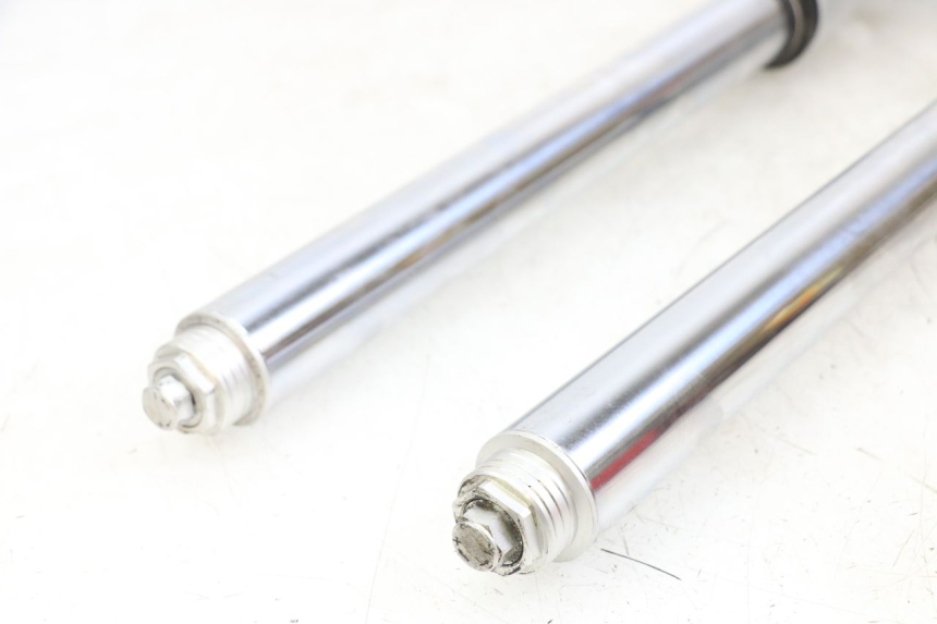 photo de OSŁONA WIDEŁEK AMORTYZATORA MOTO GUZZI NORGE 8V GT 1200 (2011 - 2016) - Inny kąt widzenia