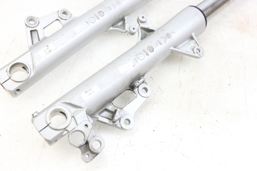 photo de OSŁONA WIDEŁEK AMORTYZATORA MOTO GUZZI NORGE 8V GT 1200 (2011 - 2016) - Punkty mocowania