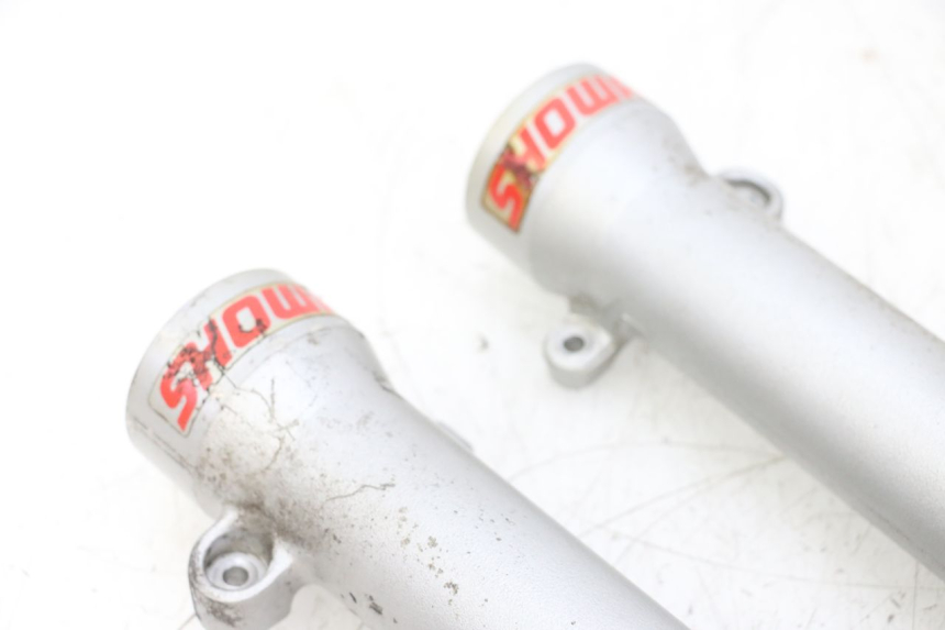 photo de OSŁONA WIDEŁEK ZAWIESZENIA PRZEDNIEGO HONDA NSR R 125 (1994 - 2003) - Widok z bliska