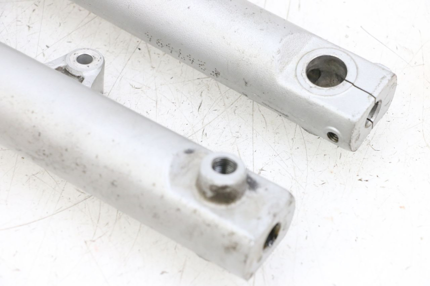 photo de OSŁONA WIDEŁEK ZAWIESZENIA PRZEDNIEGO HONDA NSR R 125 (1994 - 2003) - Kontrola wizualna