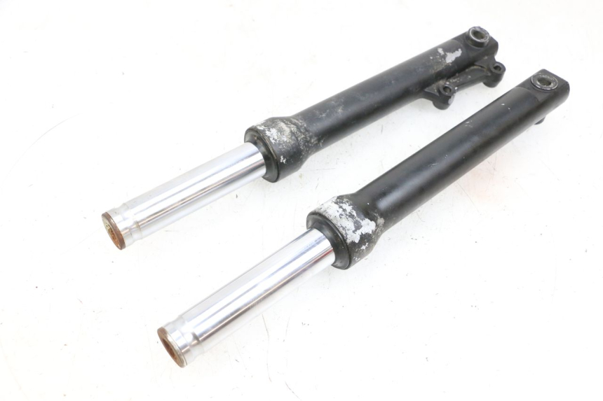 photo de OSŁONA WIDEŁEK ZAWIESZENIA PRZEDNIEGO JM MOTORS OLDIES GT 4T 50 (2018 - 2025) - Inny kąt widzenia