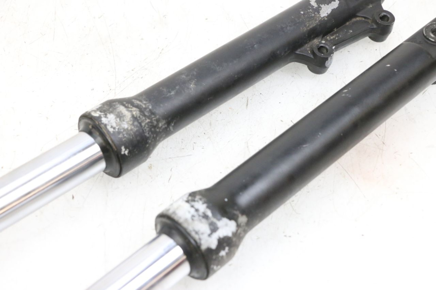 photo de OSŁONA WIDEŁEK ZAWIESZENIA PRZEDNIEGO JM MOTORS OLDIES GT 4T 50 (2018 - 2025) - Zbliżenie techniczne