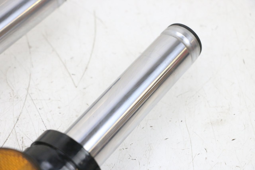 photo de OSŁONA WIDEŁEK ZAWIESZENIA PRZEDNIEGO SYM ORBIT 2 4T 50 (2008 - 2017) - Stan powierzchni