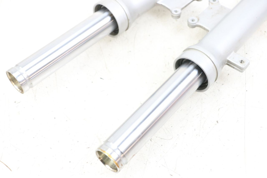 photo de OSŁONA WIDEŁEK ZAWIESZENIA PRZEDNIEGO SYM ORBIT 50 (2008 - 2010) - Zbliżenie techniczne