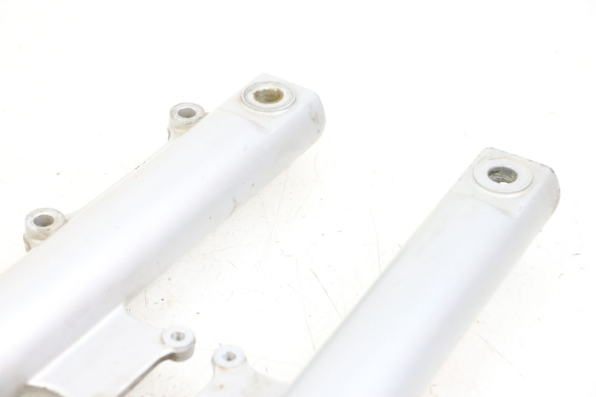 photo de OSŁONA WIDEŁEK ZAWIESZENIA PRZEDNIEGO SYM ORBIT 50 (2008 - 2010) - Punkty mocowania