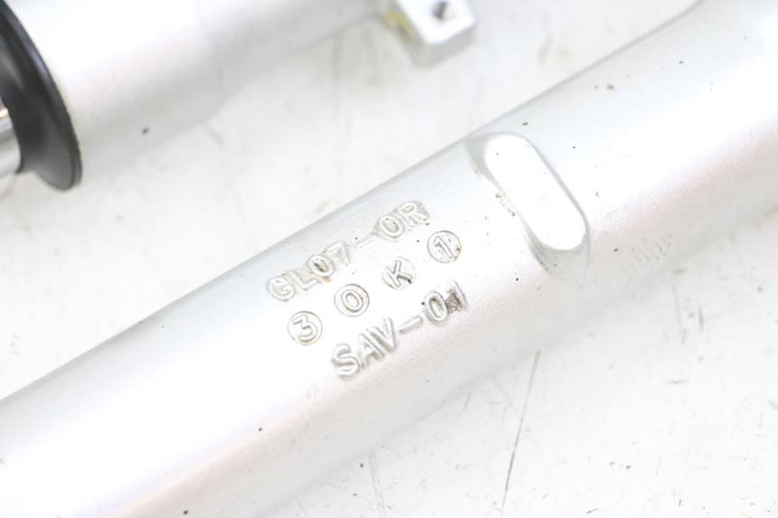 photo de OSŁONA WIDEŁEK AMORTYZATORA PIAGGIO LIBERTY IGET 4T 50 (2021 - 2025) - Punkty mocowania