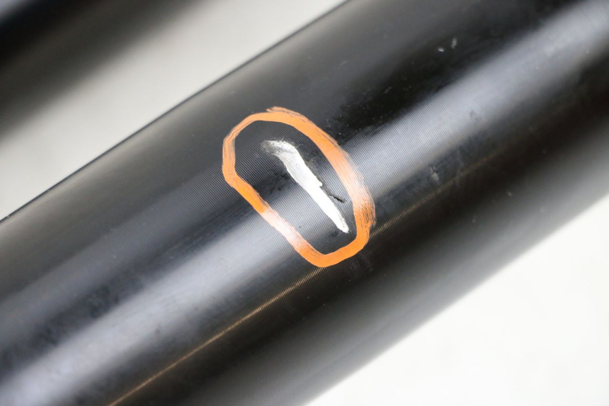 photo de OSŁONA WIDEŁEK AMORTYZATORA BMW R GS 1250 (2021 - 2024) - Szczegóły charakterystyczne