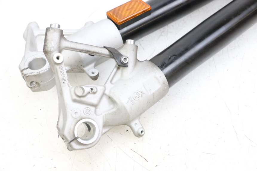 photo de OSŁONA WIDEŁEK AMORTYZATORA BMW R GS 1250 (2021 - 2024) - Zbliżenie komponentów