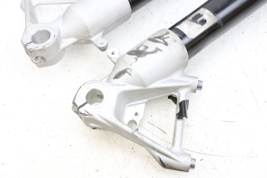 photo de OSŁONA WIDEŁEK AMORTYZATORA BMW R GS 1250 (2021 - 2024) - Zoom jakości