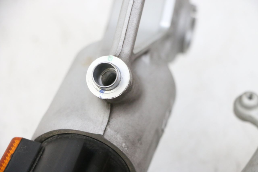 photo de OSŁONA WIDEŁEK AMORTYZATORA BMW R GS 1250 (2021 - 2024) - Zoom stanu zużycia