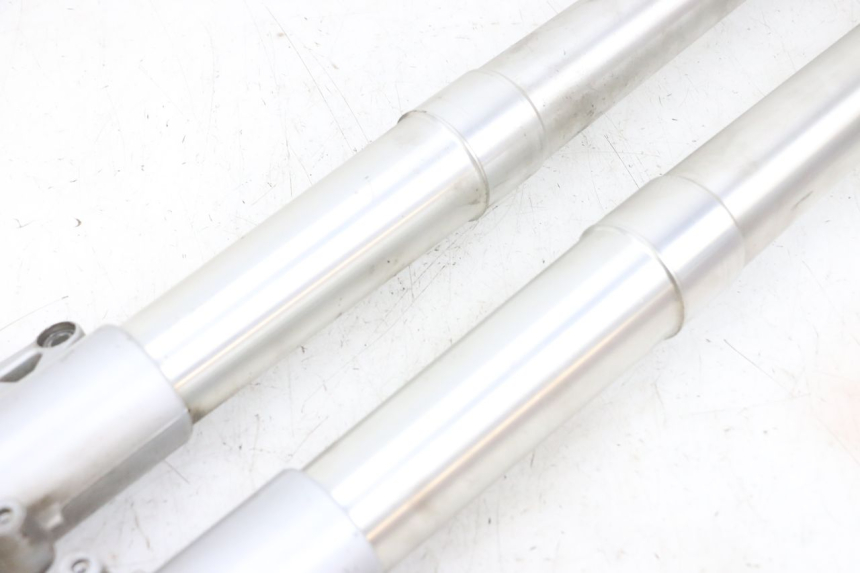 photo de OSŁONA WIDEŁEK ZAWIESZENIA PRZEDNIEGO BMW R RT ABS 1200 (2010 - 2014) - Szczegóły charakterystyczne