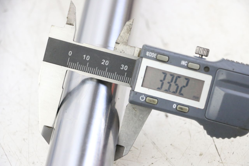 photo de OSŁONA WIDEŁEK ZAWIESZENIA PRZEDNIEGO REGAL RAPTOR RAXTER 2 125 (2007 - 2015) - Szczegół części