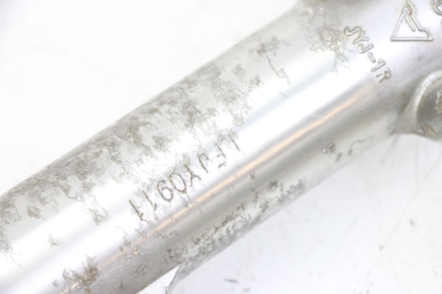 photo de OSŁONA WIDEŁEK ZAWIESZENIA PRZEDNIEGO REGAL RAPTOR RAXTER 2 125 (2007 - 2015) - Inny kąt widzenia