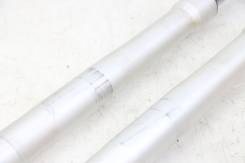 photo de OSŁONA WIDEŁEK AMORTYZATORA APOLLO RFZ 125 - Widok produktu