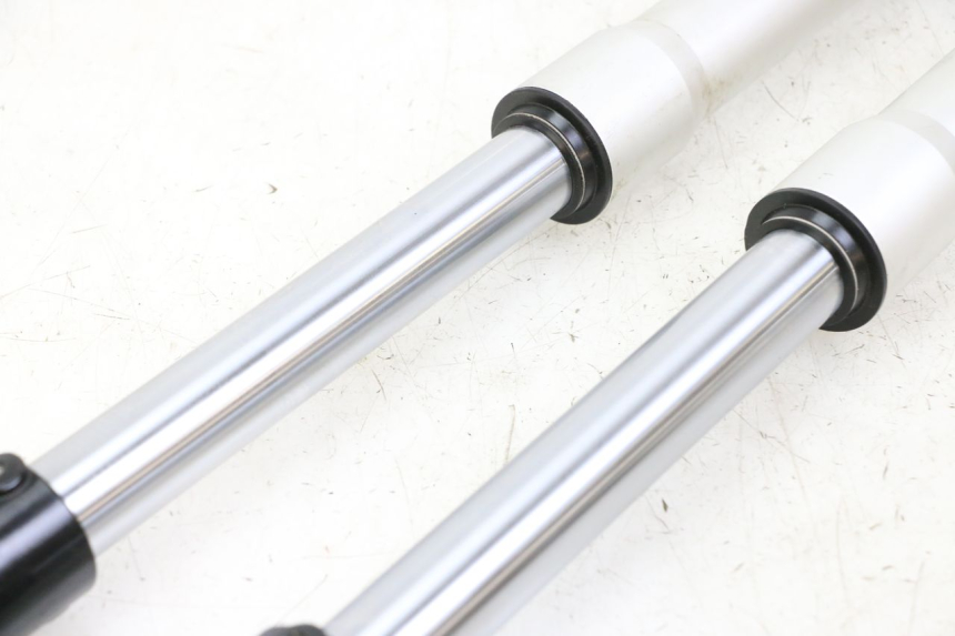 photo de OSŁONA WIDEŁEK AMORTYZATORA APOLLO RFZ 125 - Zdjęcie dodatkowe