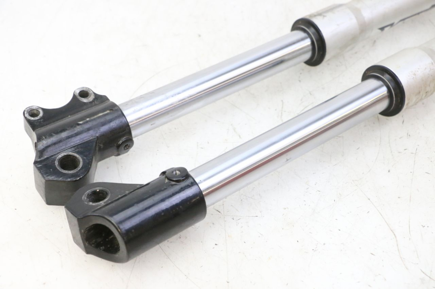 photo de OSŁONA WIDEŁEK AMORTYZATORA APOLLO RFZ 150 - Widok produktu