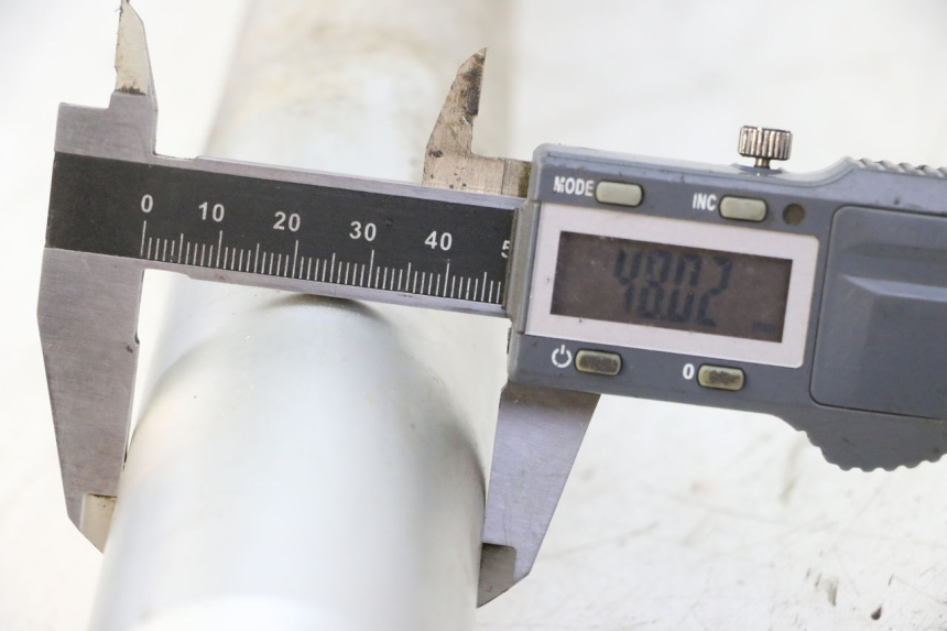 photo de OSŁONA WIDEŁEK AMORTYZATORA APOLLO RFZ 150 - Zoom stanu zużycia