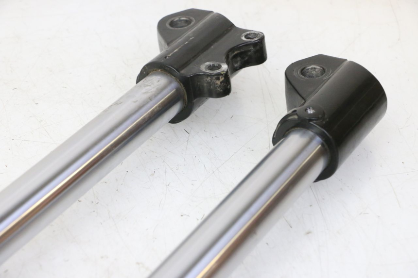 photo de OSŁONA WIDEŁEK AMORTYZATORA APOLLO RFZ 150 - Punkty mocowania