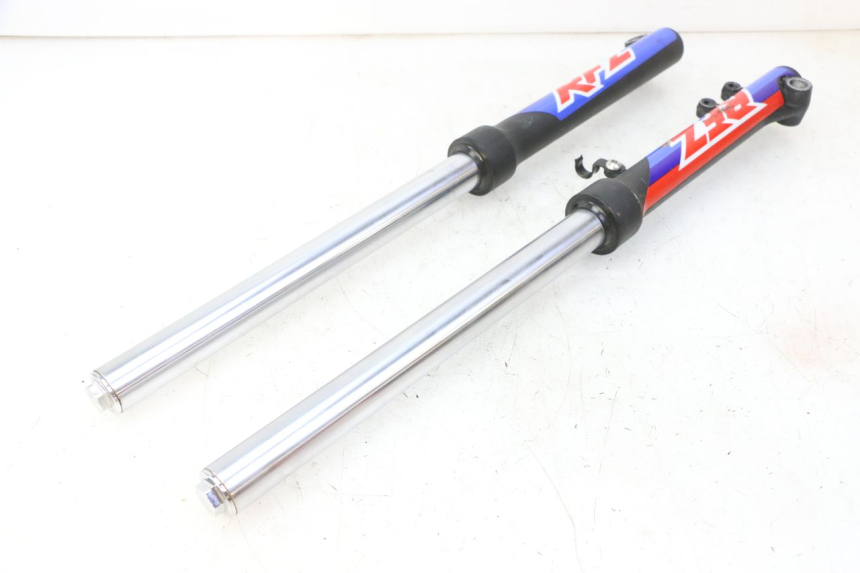 photo de OSŁONA WIDEŁEK AMORTYZATORA APOLLO RFZ 125 - Zoom stanu zużycia