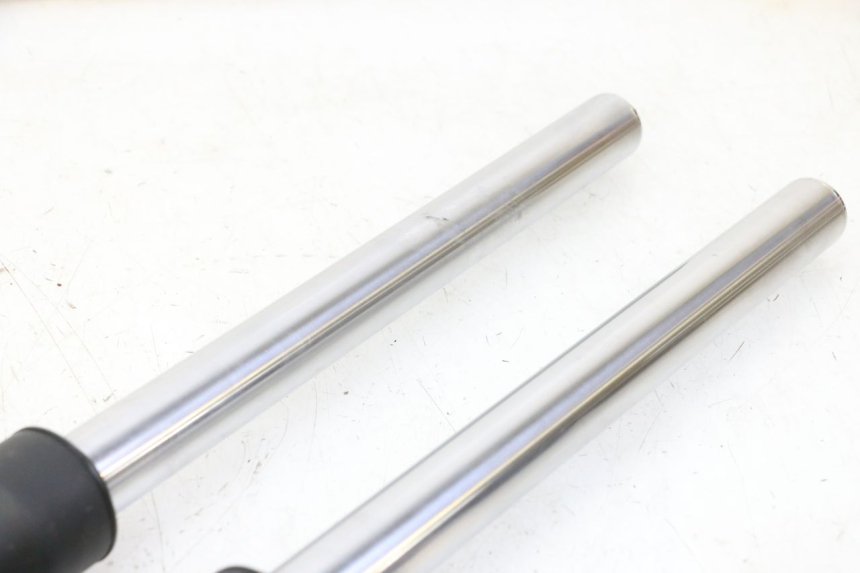 photo de OSŁONA WIDEŁEK AMORTYZATORA APOLLO RFZ 125 - Widok ogólny