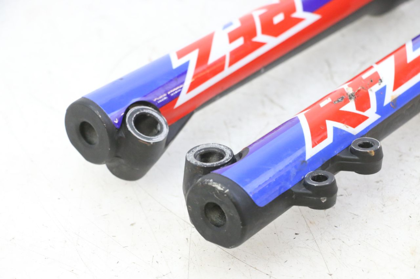 photo de OSŁONA WIDEŁEK AMORTYZATORA APOLLO RFZ 125 - Oznaczenia i referencje